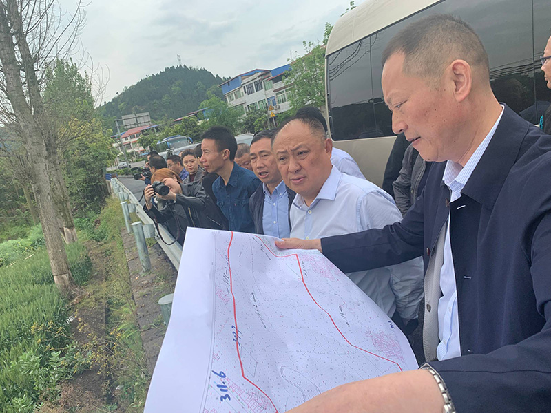 市、縣領導現場調研天馬50萬噸玻瓶項目(圖2)