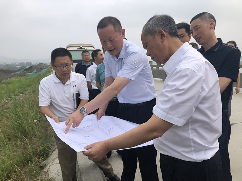 市、縣領導現場調研天馬50萬噸玻瓶項目(圖6)